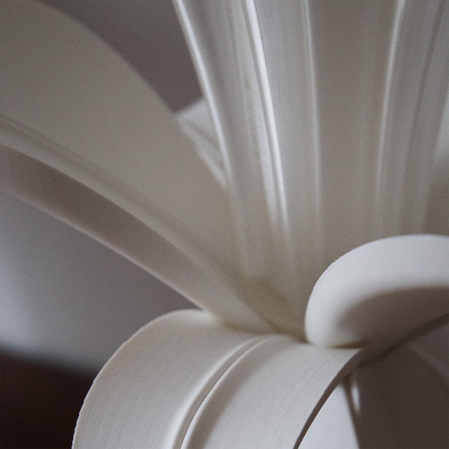 LYS LAMINA white table lamp
