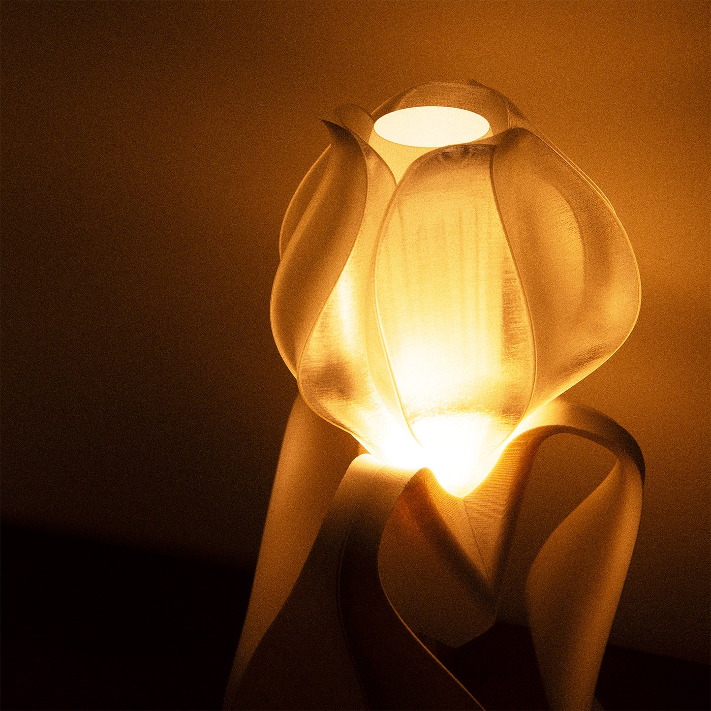 IRIS LAMINA white table lamp