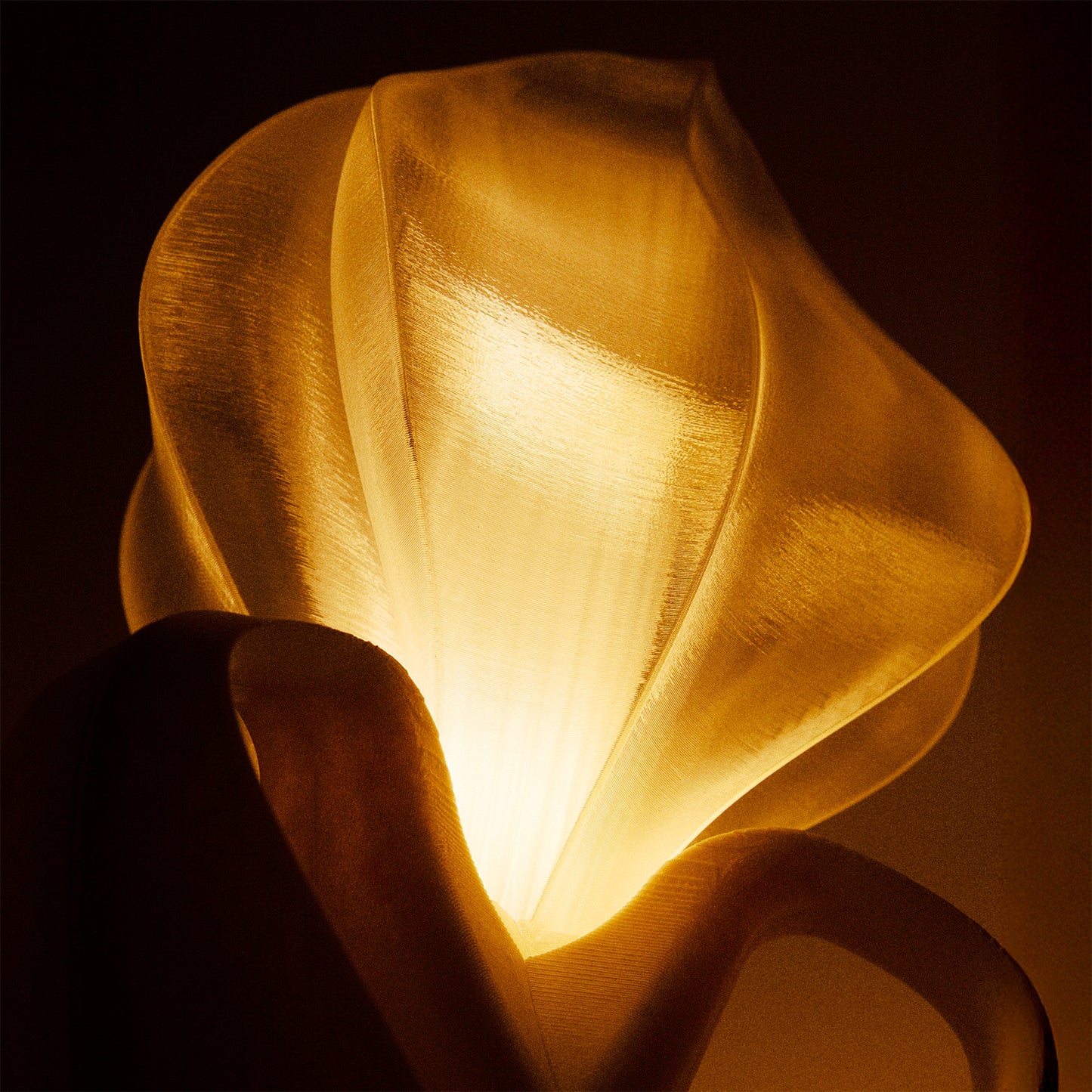 IRIS LAMINA white table lamp