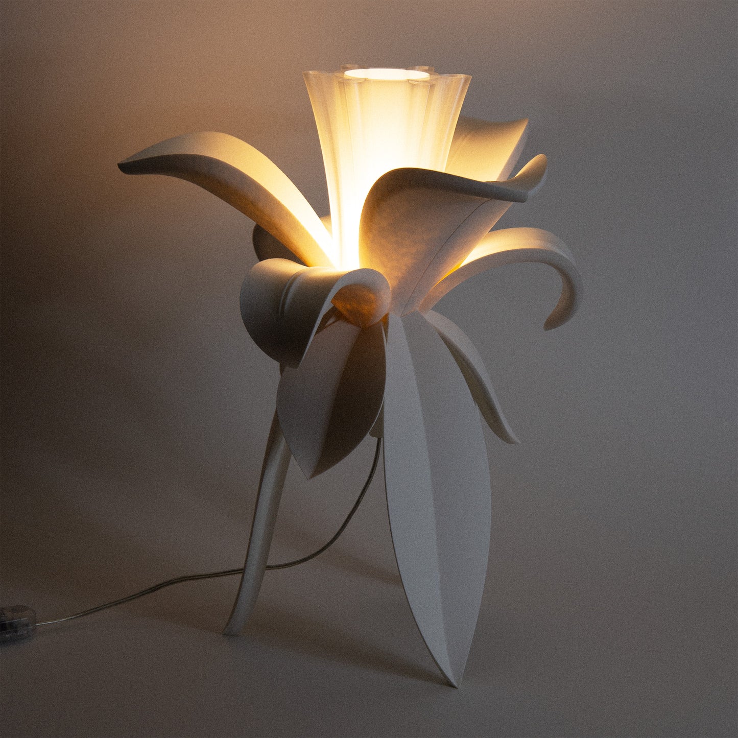 LYS LAMINA white table lamp