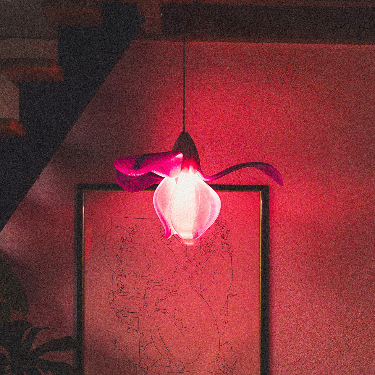 IRIS FILAMENTUM rose pendant